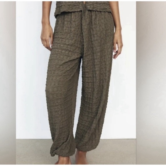 Zara Pants - NWT Zara High-Waisted Balloon Style Joggers Olive Green Textured Bohemian Large
